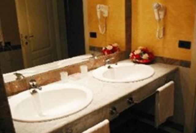 Hotel Rivera Palace Varanasi Ruang foto