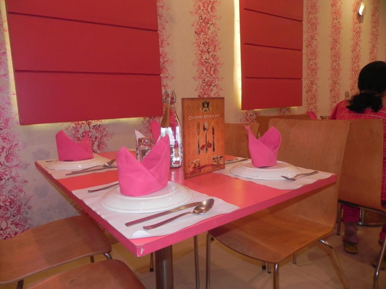 Hotel Rivera Palace Varanasi Bagian luar foto